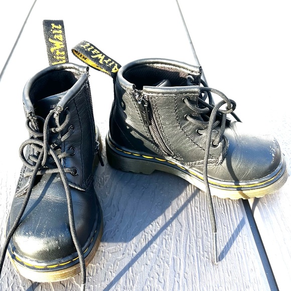 Dr. Martens Other - Dr Martens Toddlers Boots sz 6